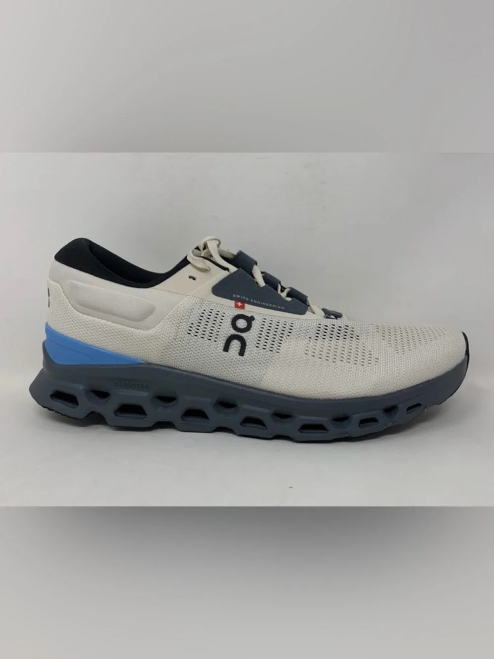 On Running Cloudstratus 3 Cream Horizon 10.5 Medium Athletic Sneakers